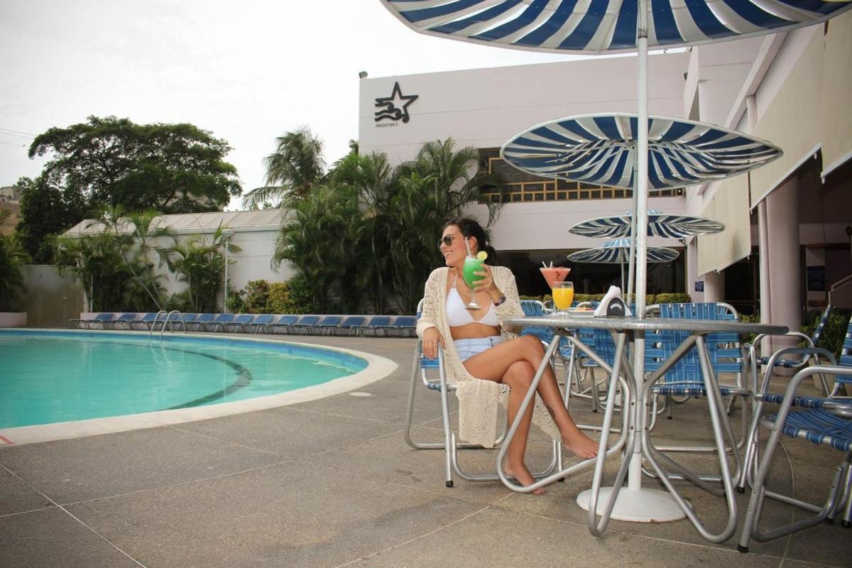 Hotel Cristina Suites Puerto La Cruz 外观 照片